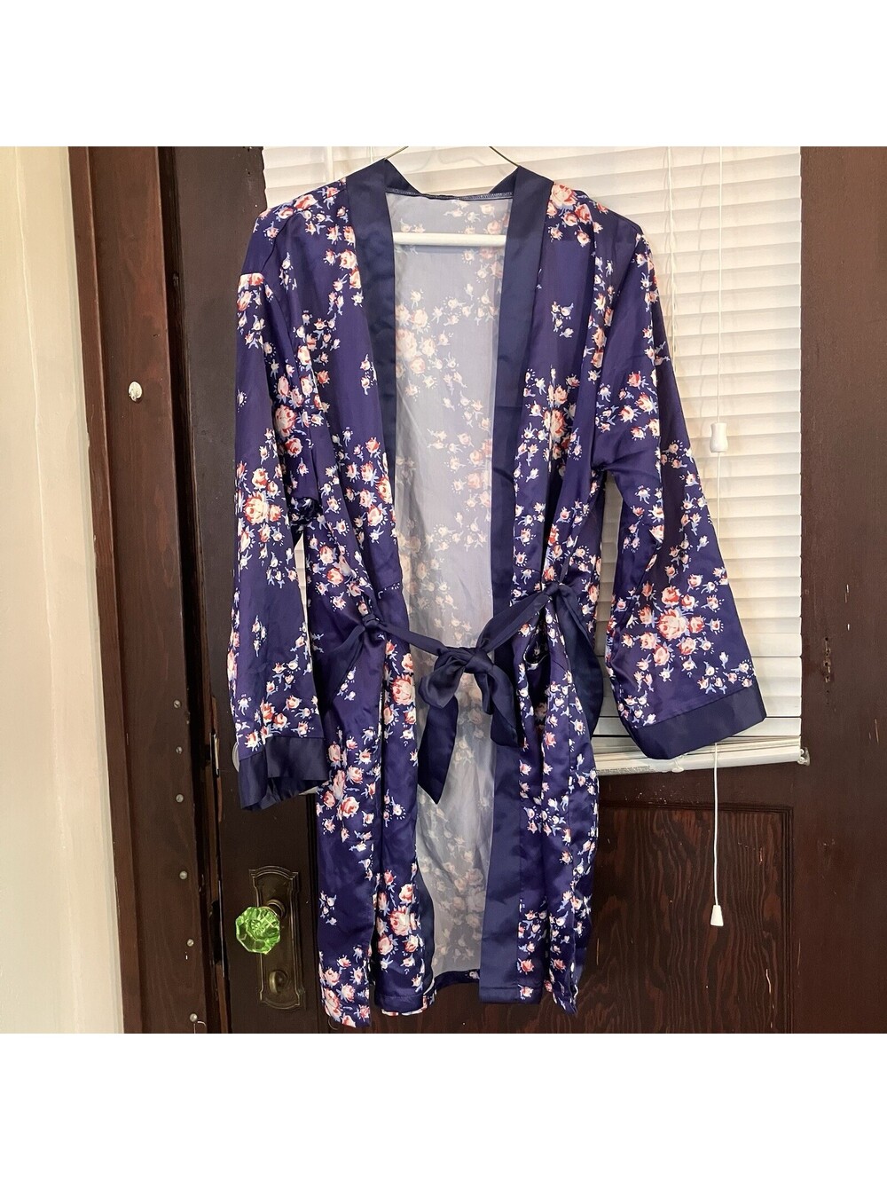 Sexy RomantcNavy Pink Floral Satin Tie Close Silky Lounge Allie Robe Size MEDIUM